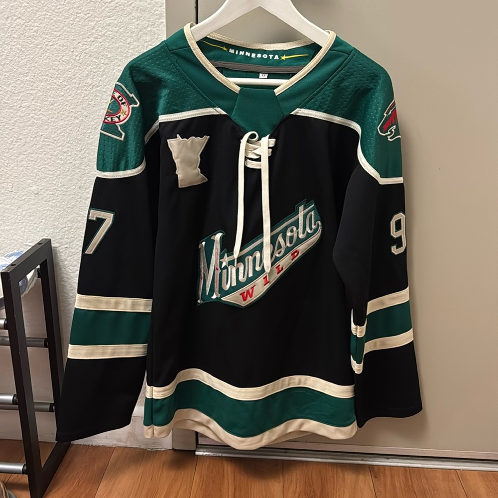 Nike Minnesota Wild Hockey Kirill Kaprizov black green jersey medium M